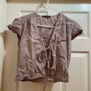 Cute brandy Melville tie in front top. FREE SHIPPING